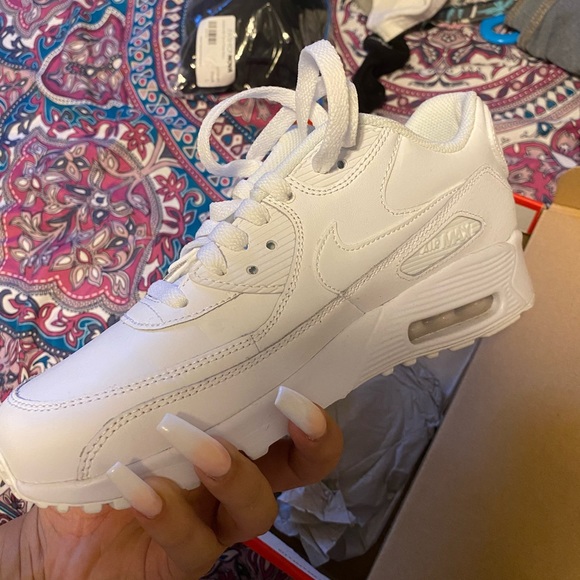 Boys white airmax 6.5 - Picture 2 of 4